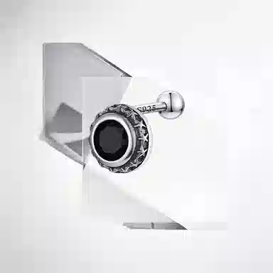 925
