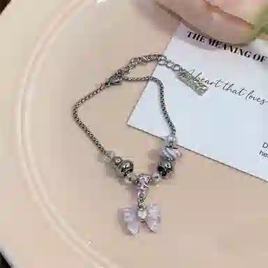 清脆小溪 甜酷粉色蝴蝶结小清新轻奢小众设计精致轻奢优雅高级感高贵典雅甜美时尚气质时髦百搭 合金 挂件 女款