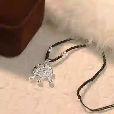 清脆小溪 平安锁精致高级感新中式长命锁铃铛设计复古时尚轻奢气质#好运 合金 挂件 男女同款情侣款