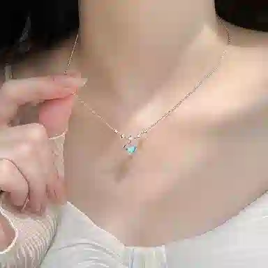 清脆小溪 怦然心动浪漫优雅文艺氛围感轻奢时尚创意精致简约闪亮清冷感小众设计日常百搭 合金 挂件 男女同款情侣款