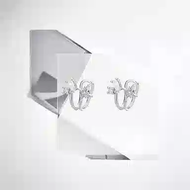925