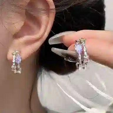 清脆小溪 彩色镂空甜酷风小众高级感简约多巴胺轻奢气质精致冷淡风甜美日常百搭 锆石 耳环 女款