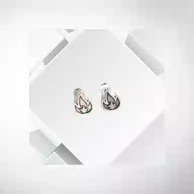 清脆小溪 小火苗痞帅复古高级感简约小众设计磨砂枫叶火花日常小巧精致百搭潮流个性 合金 耳钉 男女同款情侣款