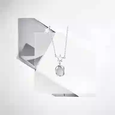925