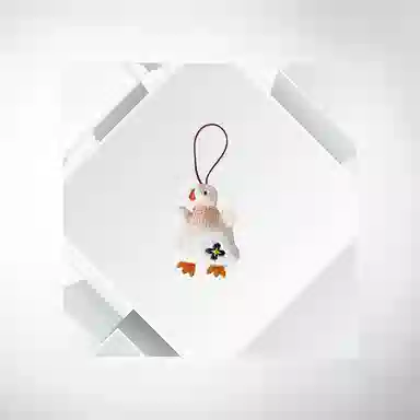 清脆小溪 可爱围兜创意卡通大白鹅治愈公仔书包挂饰精致高级感玩偶通勤日常百搭 毛绒 挂件 男女同款情侣款