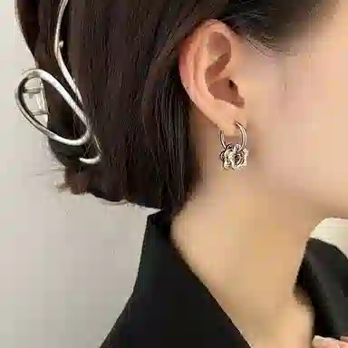 S925