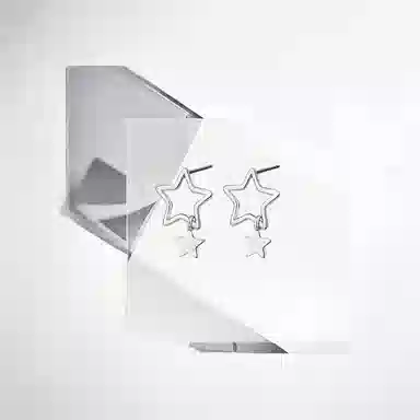 925