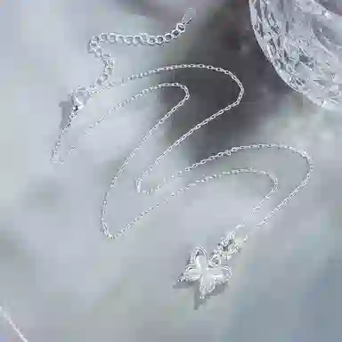 清脆小溪 流光蝴蝶森系甜美小清新冷淡风浪漫新中式优雅温柔轻奢百搭简约日常通勤 合金 挂件 女款