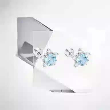 925