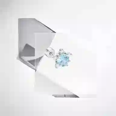 925