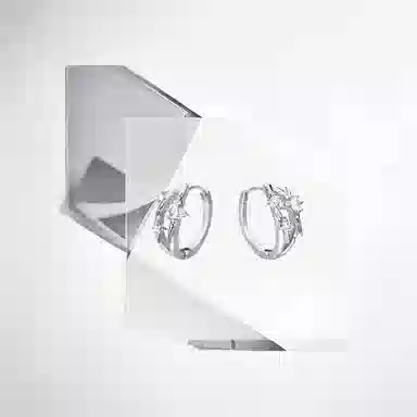 925