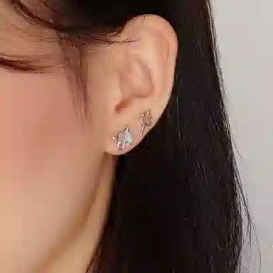 清脆小溪 小巧可爱小恶魔精致简约创意俏皮森系清新小众设计感不对称独特个性百搭 合金 耳钉 女款