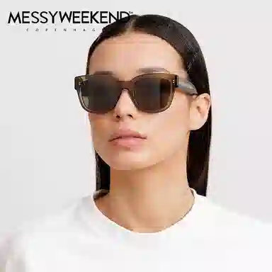 MESSYWEEKEND LIV ISO