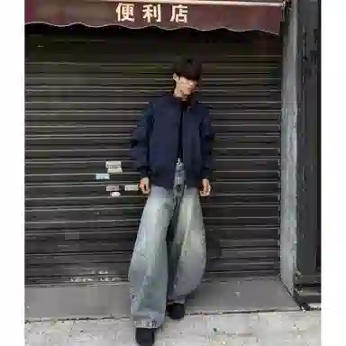 TR cleanfitbomber