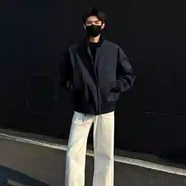 TR cleanfitbomber