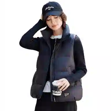 鸭鸭  黑金系列 纯色基础款保暖时尚宽松立领潮流百搭简约通勤  羽绒马甲  女款