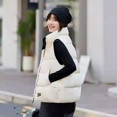 鸭鸭  黑金系列 纯色基础款保暖时尚宽松立领潮流百搭简约通勤  羽绒马甲  女款