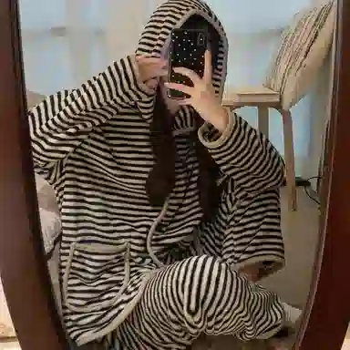 静英鸾 珊瑚绒保暖加绒加厚简约条纹高级感连帽休闲睡袍睡衣套装 女款