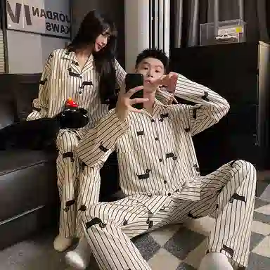 静英鸾 纯棉卡通可爱腊肠狗条纹翻领开衫长袖长裤休闲家居服秋冬季睡衣套装 男女同款
