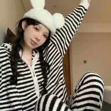 静英鸾 半边绒保暖加厚长袖长裤连帽简约条纹家居服冬季睡衣套装 女款