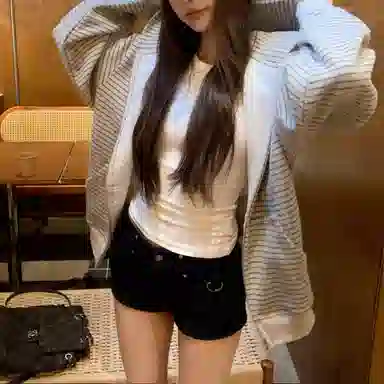 source with u oversize