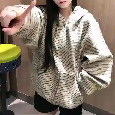 source with u oversize