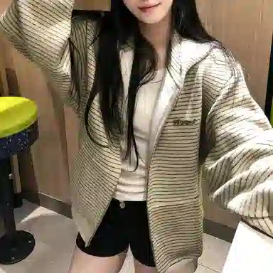 source with u oversize