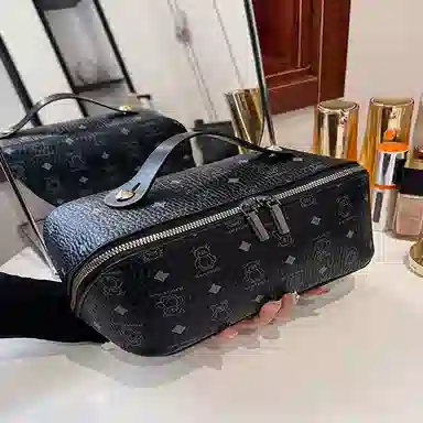 OLOEY2025 PU