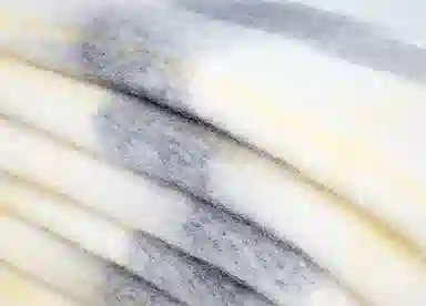 红豆 温暖柔软格纹经典舒适保暖礼盒装 涤纶 绒线围巾 男女同款情侣款