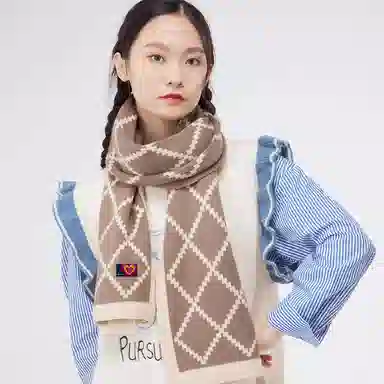 红豆 温暖舒适菱形格提花图案优雅气质保暖 聚酯纤维 绒线围巾 男女同款情侣款