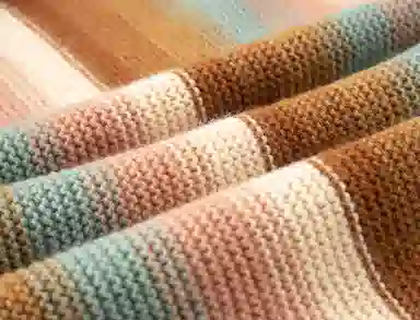 红豆 活力百搭时尚温暖韩式潮流礼盒装 定制卡片代写 涤纶 绒线围巾 男女同款情侣款