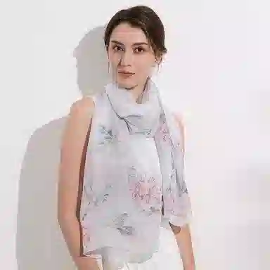 一米画纱 清新飘逸国风真丝雪纺喷绘沙巾气质仙仙花卉印花旅游拍照 桑蚕丝 丝巾 女款