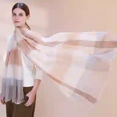 一米画纱 轻盈柔软舒适优雅时尚水溶色织格空调披肩户外保暖 绵羊毛 绒线围巾 女款