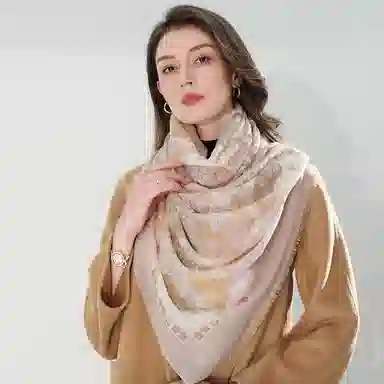 一米画纱 轻盈柔美细腻亲肤保暖空调披肩高档斜纹喷绘印花自然时尚旅游拍照 山羊绒 绒线围巾 女款