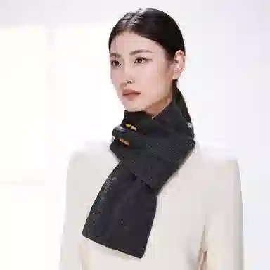 Yimi Huasha Vintage Toggle Wool Neck Warmer