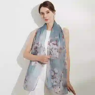 一米画纱 清新飘逸国风真丝雪纺喷绘沙巾气质仙仙花卉印花旅游拍照 桑蚕丝 丝巾 女款