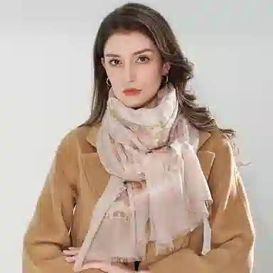 一米画纱 轻盈柔美细腻亲肤保暖空调披肩高档斜纹喷绘印花自然时尚旅游拍照 山羊绒 绒线围巾 女款