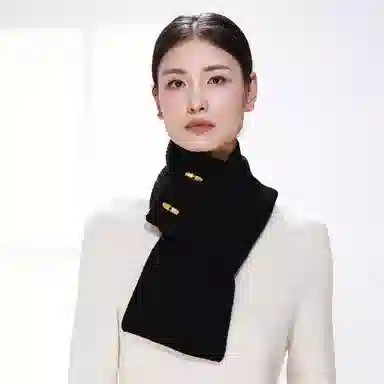 Yimi Huasha Vintage Toggle Wool Neck Warmer