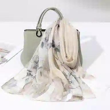 一米画纱 清新飘逸国风真丝雪纺喷绘沙巾气质仙仙花卉印花旅游拍照 桑蚕丝 丝巾 女款