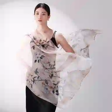 一米画纱 清新飘逸国风真丝雪纺喷绘沙巾气质仙仙花卉印花旅游拍照 桑蚕丝 丝巾 女款