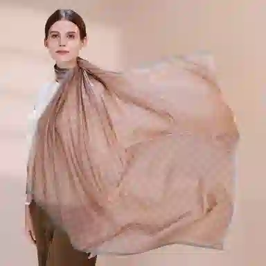 一米画纱 高格调细密轻盈柔软舒适亲肤保暖大方巾清新水溶色织格优雅个性毛须边 绵羊毛 绒线围巾 女款