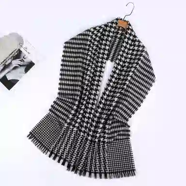 一米画纱 温暖柔软优雅舒适日式暖糯厚实色织格细腻亲肤保暖披肩青春洋气时尚 绵羊毛 绒线围巾 女款