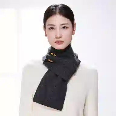 Yimi Huasha Vintage Toggle Wool Neck Warmer