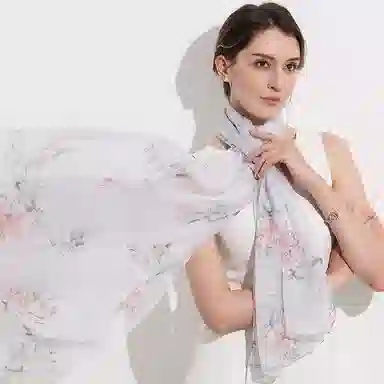 一米画纱 清新飘逸国风真丝雪纺喷绘沙巾气质仙仙花卉印花旅游拍照 桑蚕丝 丝巾 女款