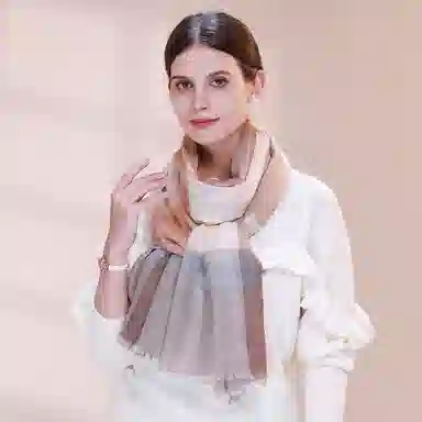 一米画纱 轻盈柔软舒适优雅时尚水溶色织格空调披肩户外保暖 绵羊毛 绒线围巾 女款