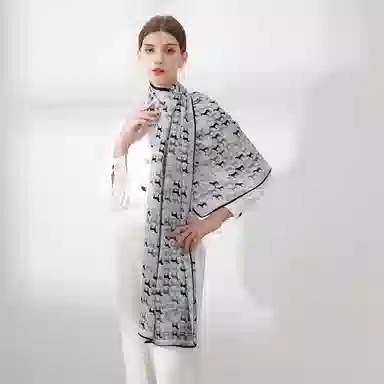 一米画纱 青春洋气丝滑优雅链条抽象图案长款披肩素绉缎出游装饰百搭长巾 桑蚕丝 丝巾 女款