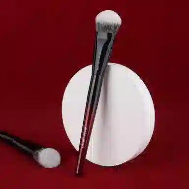 魅女郎  朱釉粉底刷不吃粉