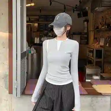 LADYXIEXIE Contrast Button Long Sleeve Top