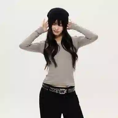 PSO Brand V-Neck Slim Ribbed Long Sleeve Tee