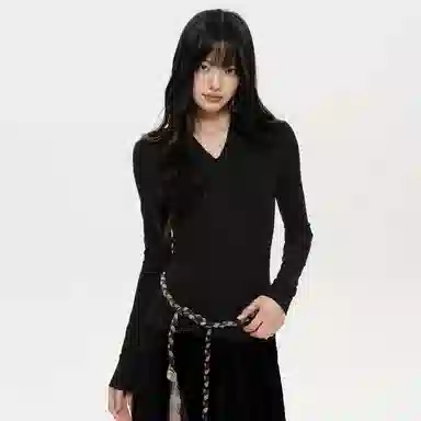 PSO Brand V-Neck Slim Ribbed Long Sleeve Tee